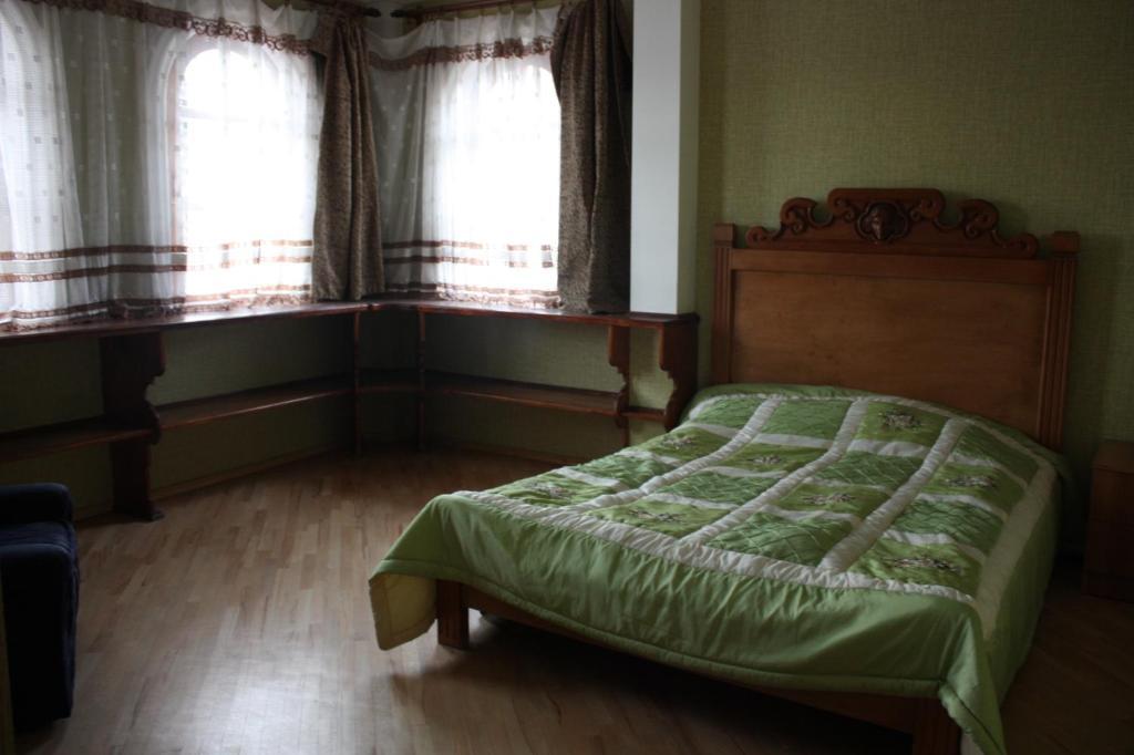 Babilina Hotel Тбилиси Стая снимка