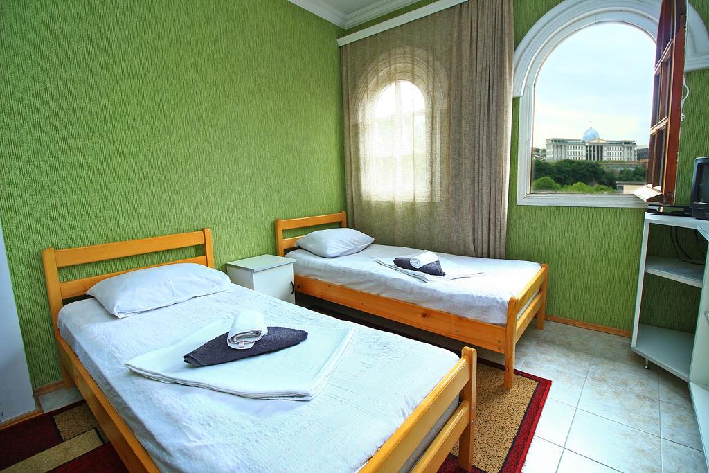 Babilina Hotel Тбилиси Екстериор снимка