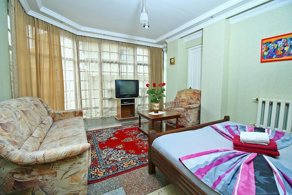 Babilina Hotel Тбилиси Екстериор снимка
