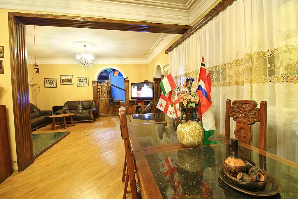 Babilina Hotel Тбилиси Екстериор снимка