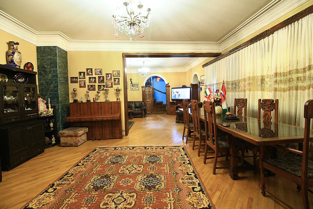 Babilina Hotel Тбилиси Екстериор снимка