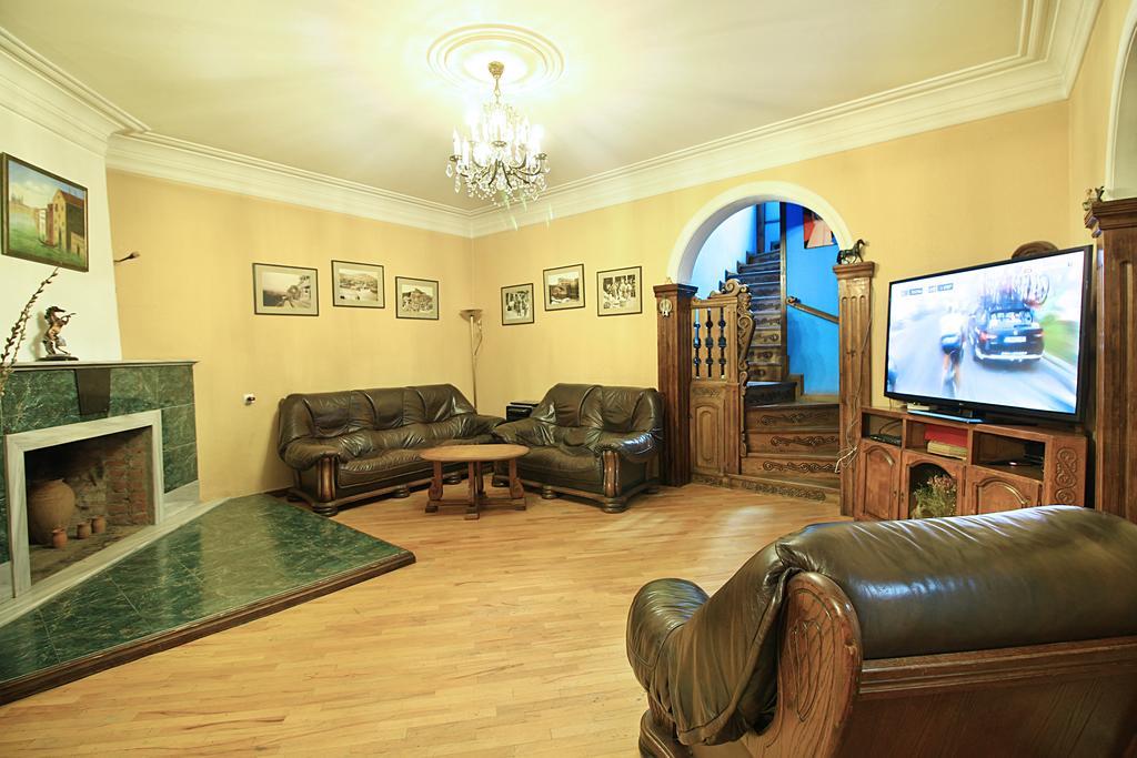 Babilina Hotel Тбилиси Екстериор снимка